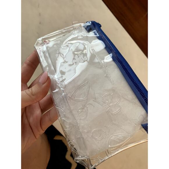 Hong Kong Disneyland Marie Pin Trading Carnival Wristlet Lanyard Pouch - Picture 2 of 2